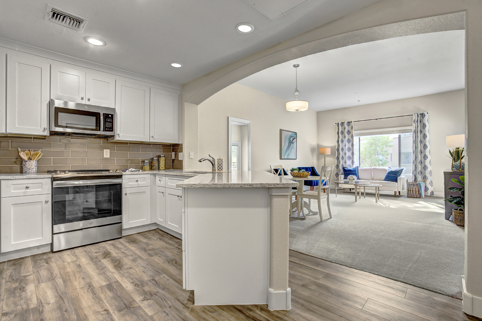 SENIOR LIVING APARTMENT RESIDENCES Robson Senior Living